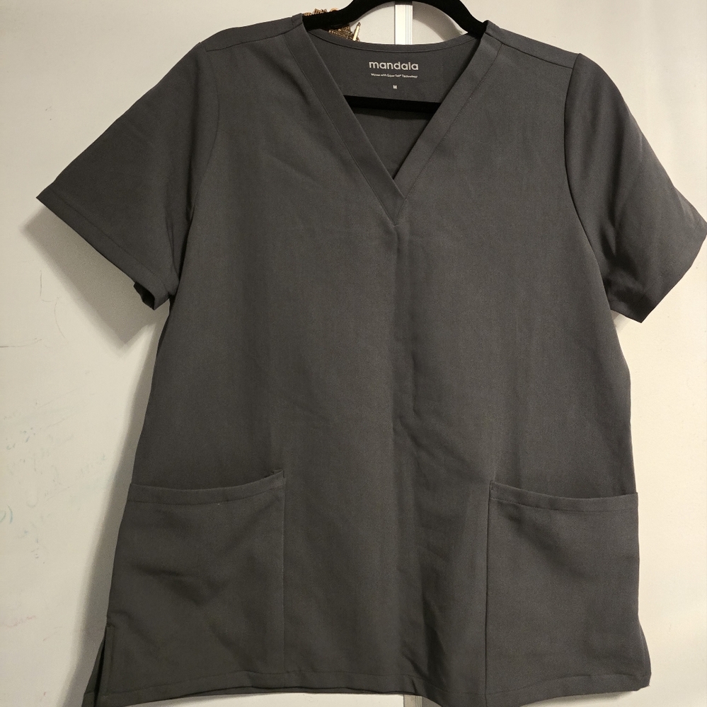 Mandala Grey scrub Top NWOT Size M